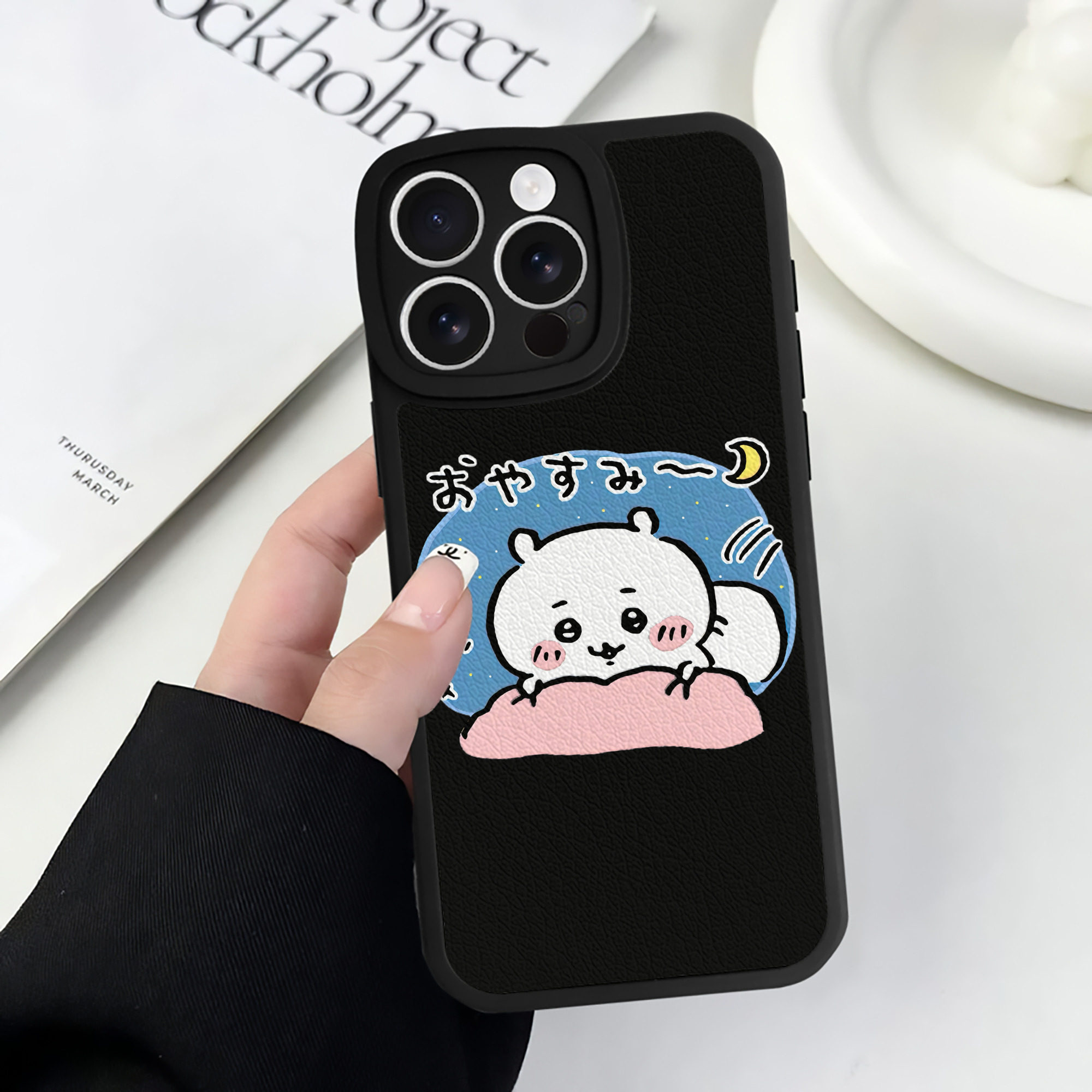 （画像用） ちいかわ ちいかわ Chii-kawa chiikawa 【iPhone 16シリーズ対応】シリコンスマホケース（レザー調） 材質：シリコン